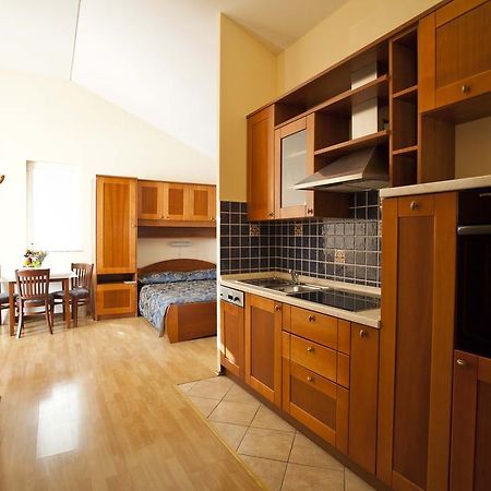 Studio Apartmani Bijeli Delfin Biograd Na Moru Exteriör bild