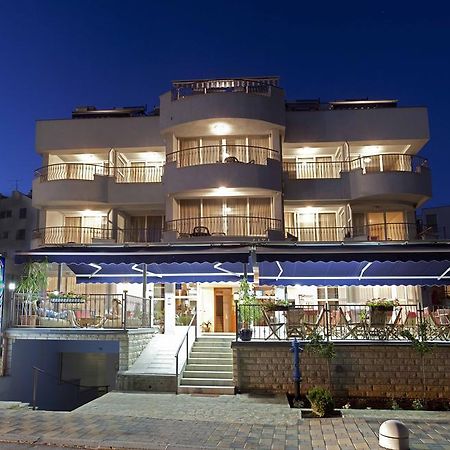 Studio Apartmani Bijeli Delfin Biograd Na Moru Exteriör bild