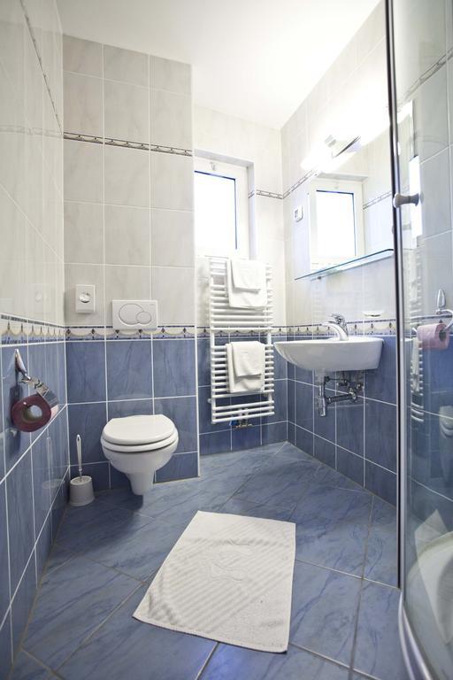 Studio Apartmani Bijeli Delfin Biograd Na Moru Rum bild