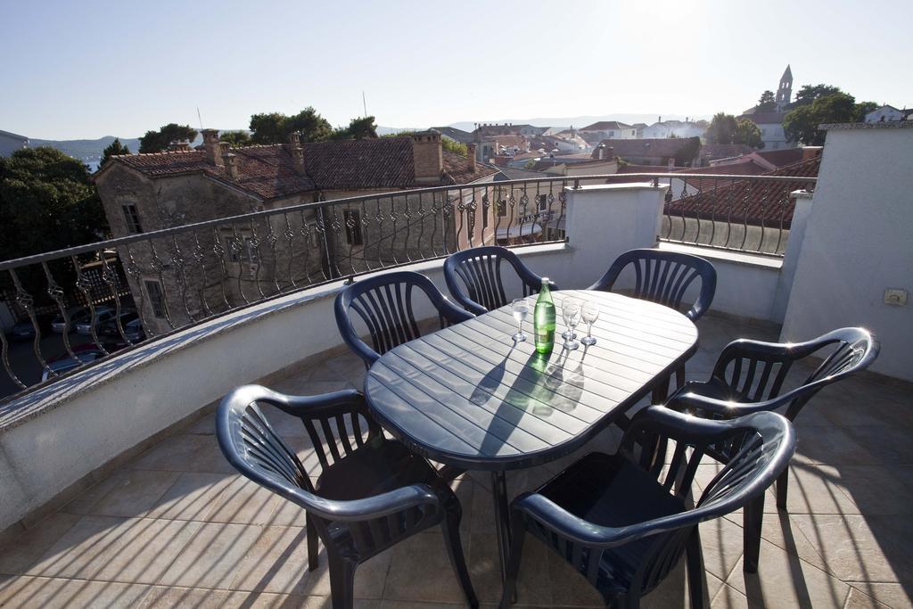 Studio Apartmani Bijeli Delfin Biograd Na Moru Exteriör bild