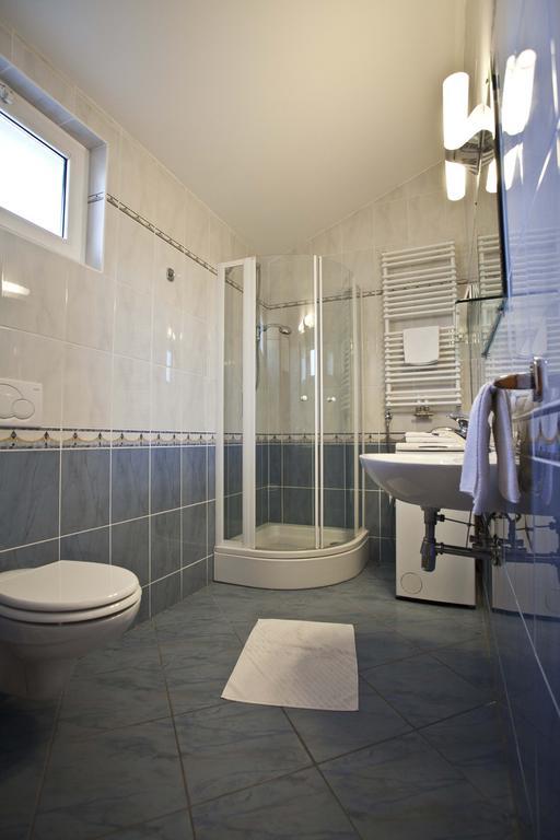 Studio Apartmani Bijeli Delfin Biograd Na Moru Rum bild
