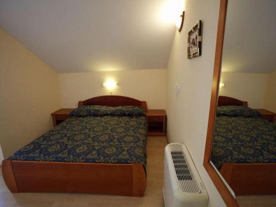 Studio Apartmani Bijeli Delfin Biograd Na Moru Exteriör bild