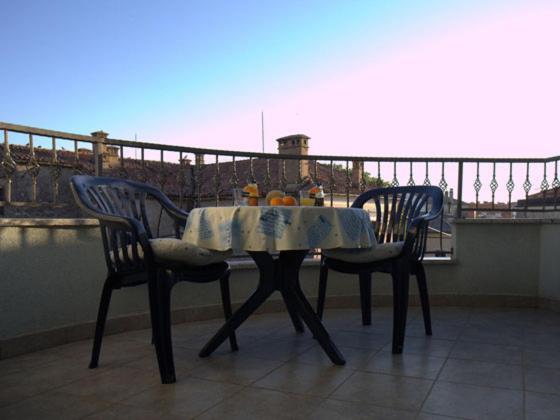 Studio Apartmani Bijeli Delfin Biograd Na Moru Exteriör bild